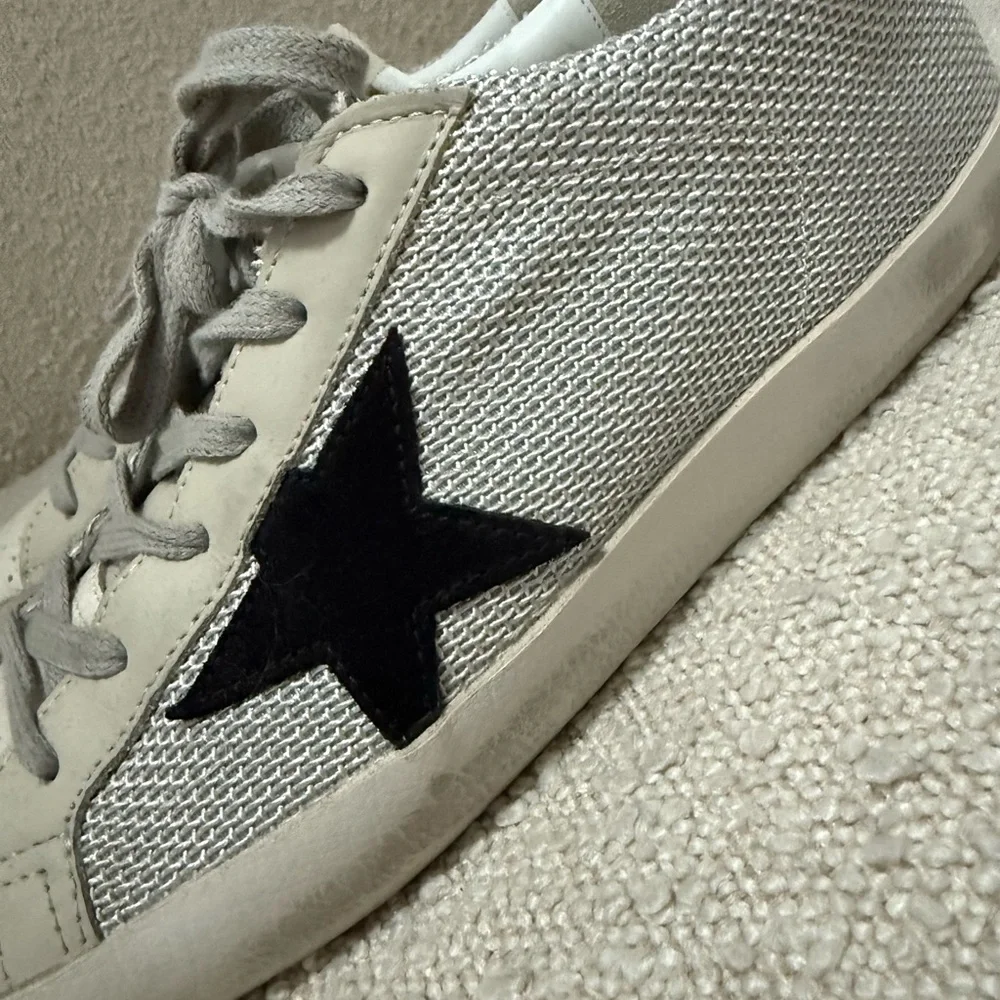 Golden Goose Sneakers with box - Picture 5 of 10